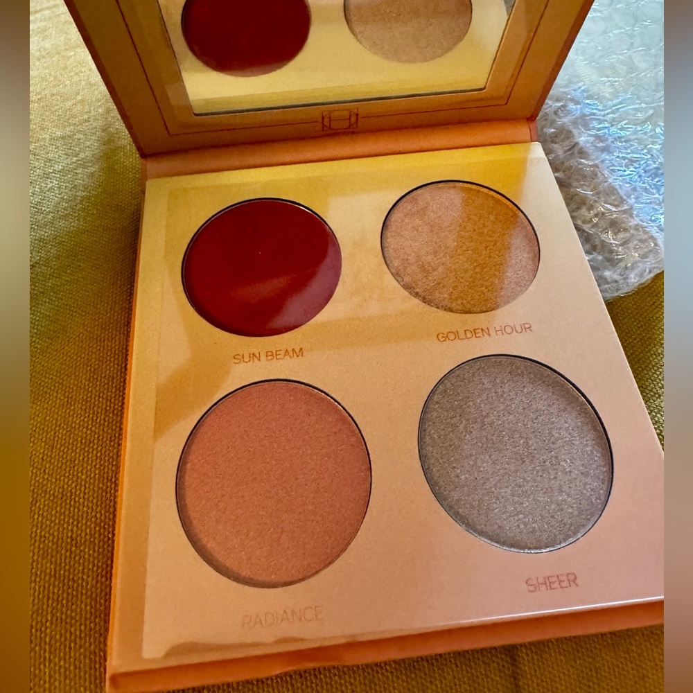Hipdop Sun Goddess 4 Shade Face Palette - Picture 2 of 4